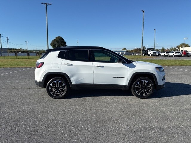 2022 Jeep Compass Limited photo 3