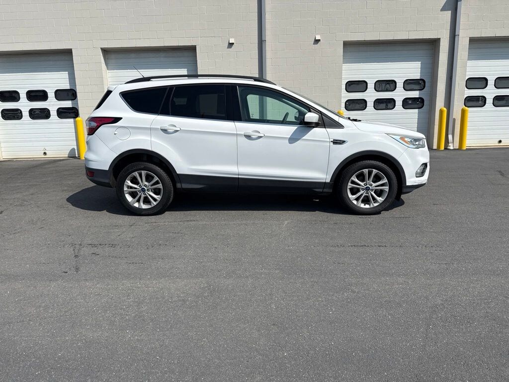 Used 2017 Ford Escape SE SUV