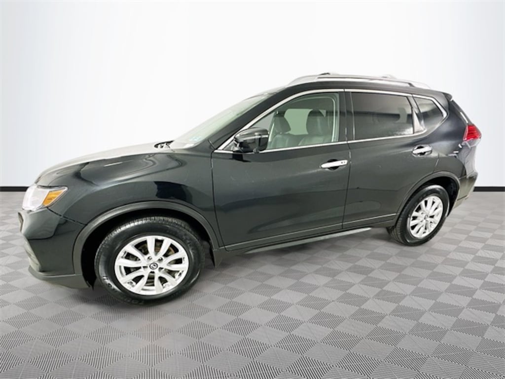 Used 2017 Nissan Rogue SV SUV