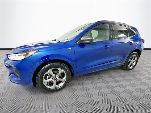 2023 Ford Escape ST-Line photo 4