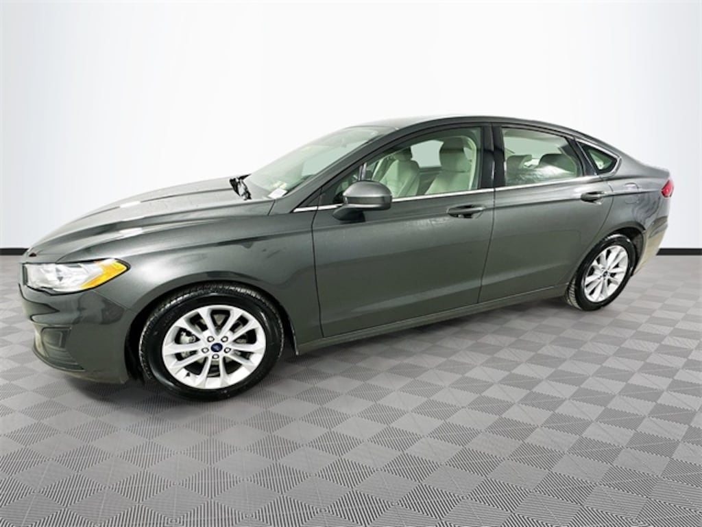 Used 2019 Ford Fusion SE Sedan