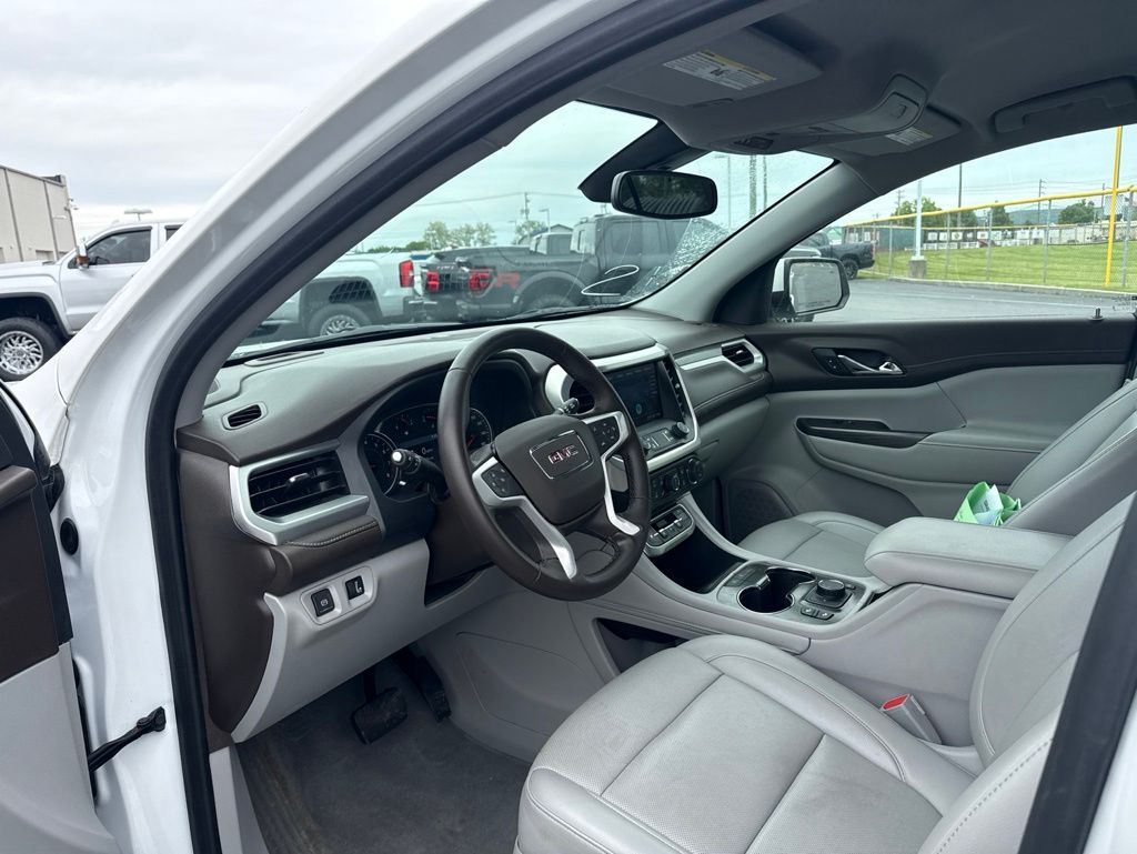 2023 GMC Acadia SLT - Photo 7