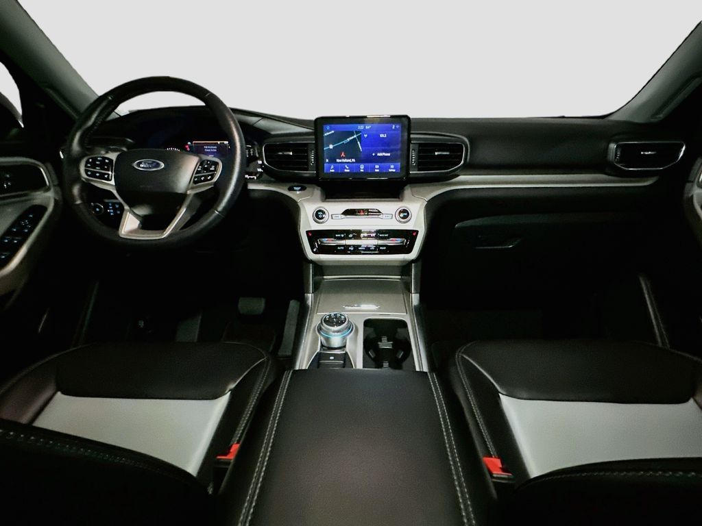 2024 Ford Explorer XLT - Photo 24