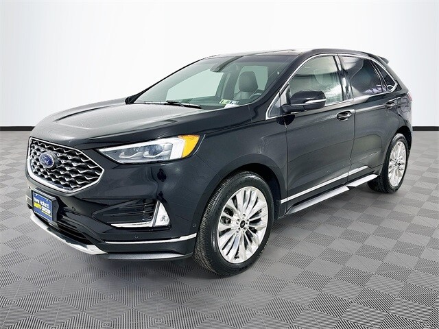 2020 Ford Edge Titanium photo 3