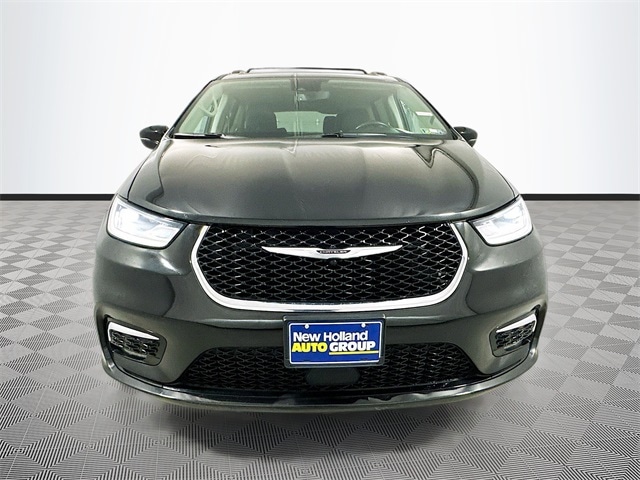 Used 2021 Chrysler Pacifica Touring L with VIN 2C4RC1BG6MR588562 for sale in New Holland, PA