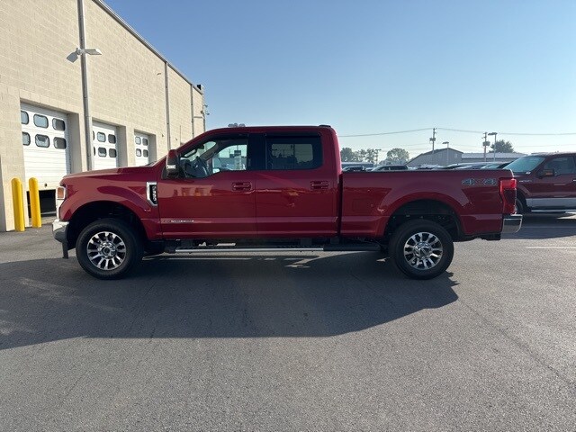 2022 Ford F-350 Lariat photo 2