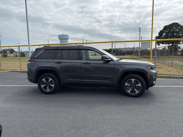 2024 Jeep Cherokee 4xe Base photo 3