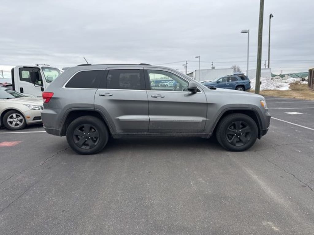 Used 2012 Jeep Grand Cherokee Laredo SUV