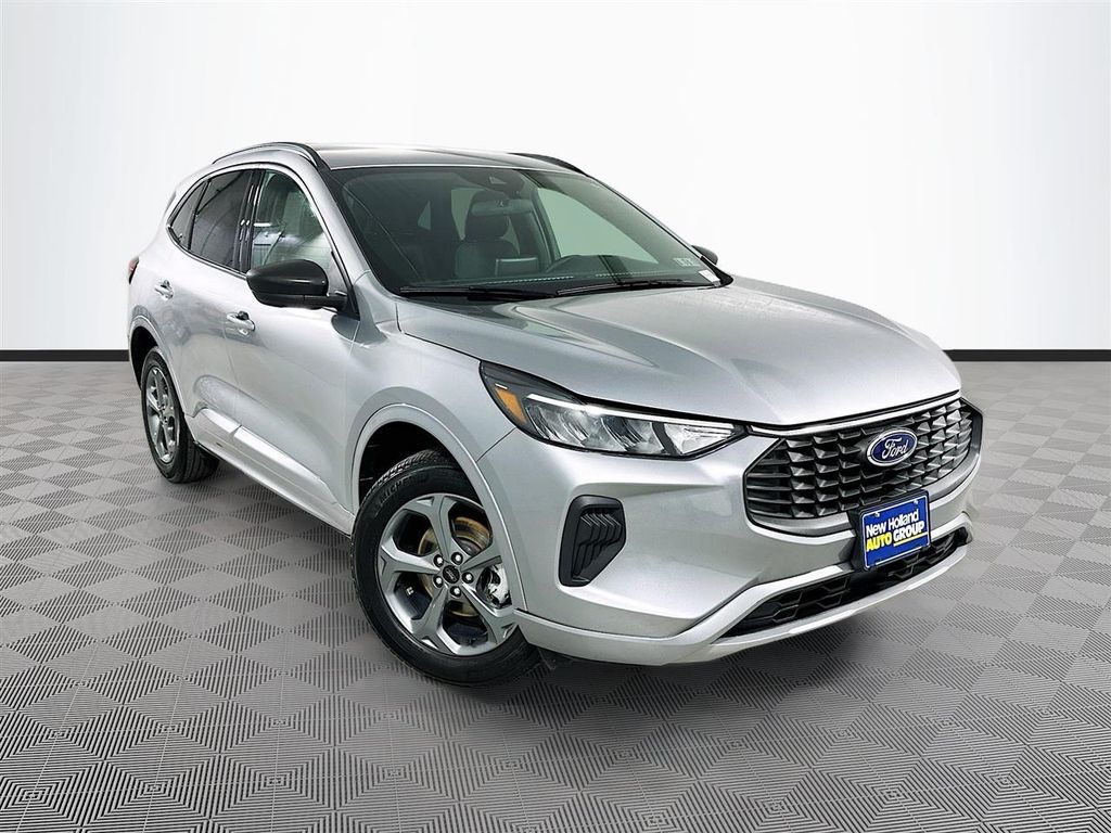 2024 Ford Escape ST-Line AWD's photo