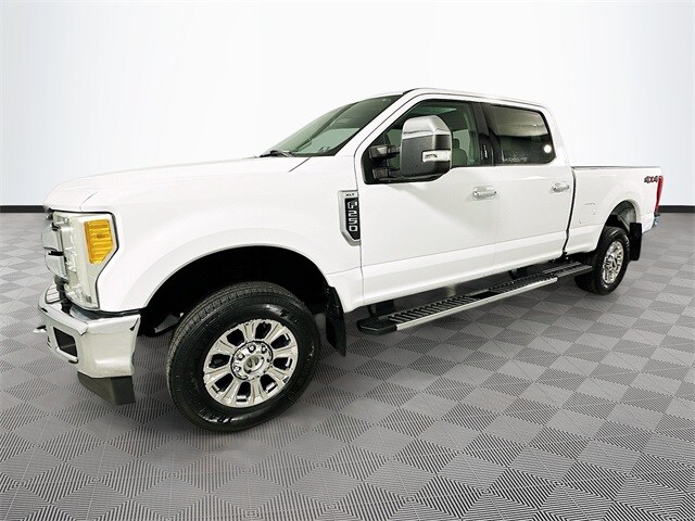 2017 Ford F-250 XLT photo 4