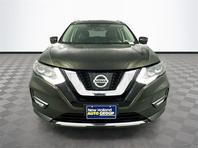 Used 2017 Nissan Rogue SL with VIN JN8AT2MV2HW261611 for sale in New Holland, PA