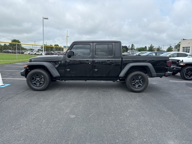 Used 2022 Jeep Gladiator Sport with VIN 1C6HJTAG2NL124118 for sale in New Holland, PA
