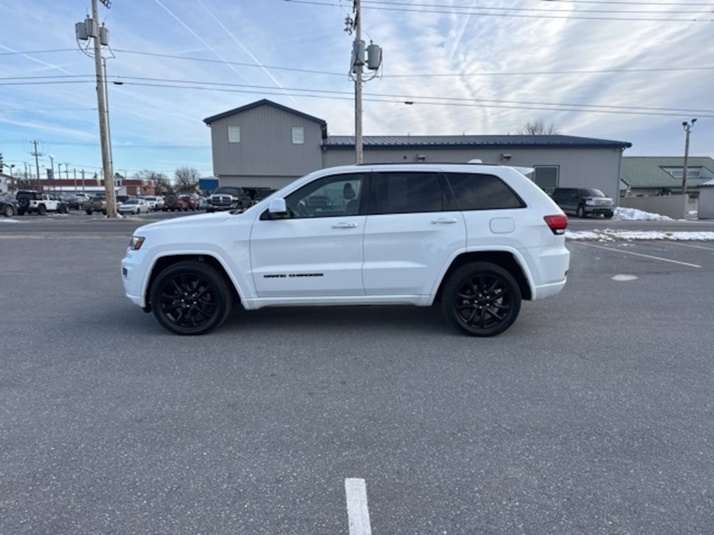 Used 2021 Jeep Grand Cherokee Laredo X SUV