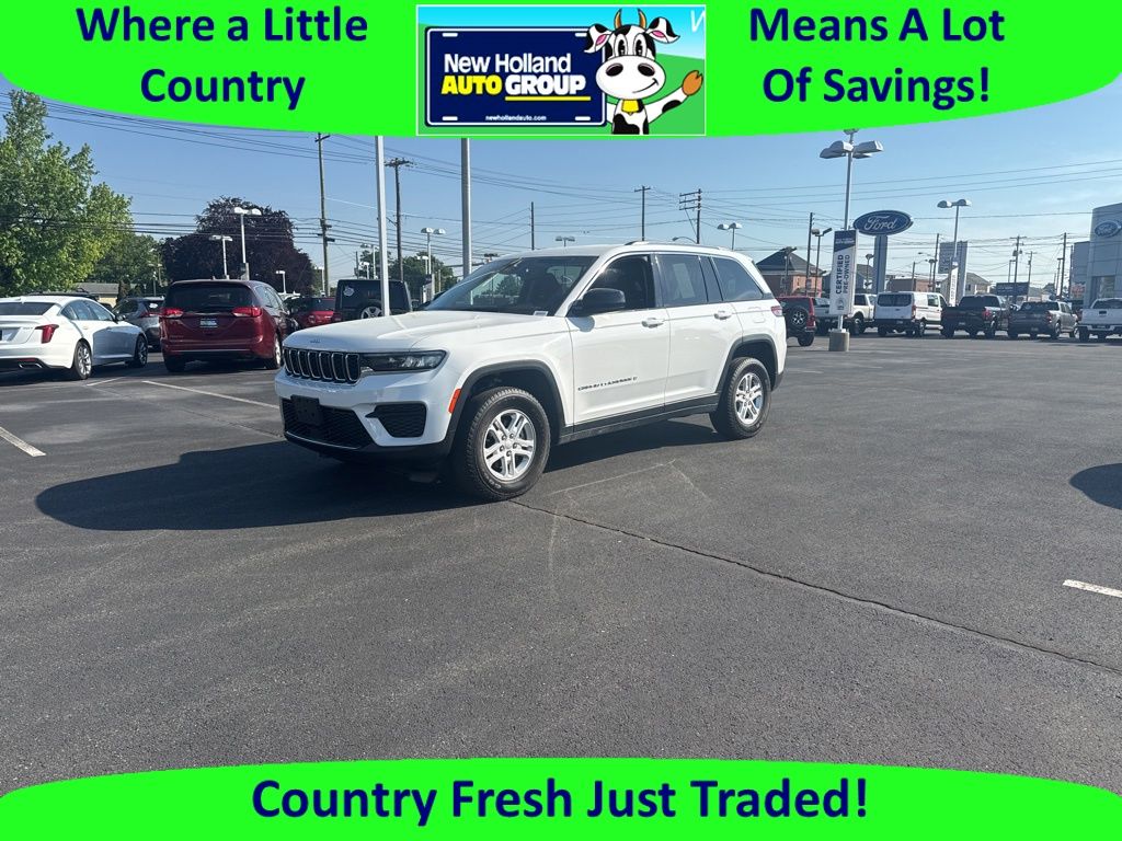 2023 Jeep Grand Cherokee Laredo 4x4's photo