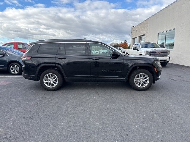 2024 Jeep Grand Cherokee Laredo photo 3