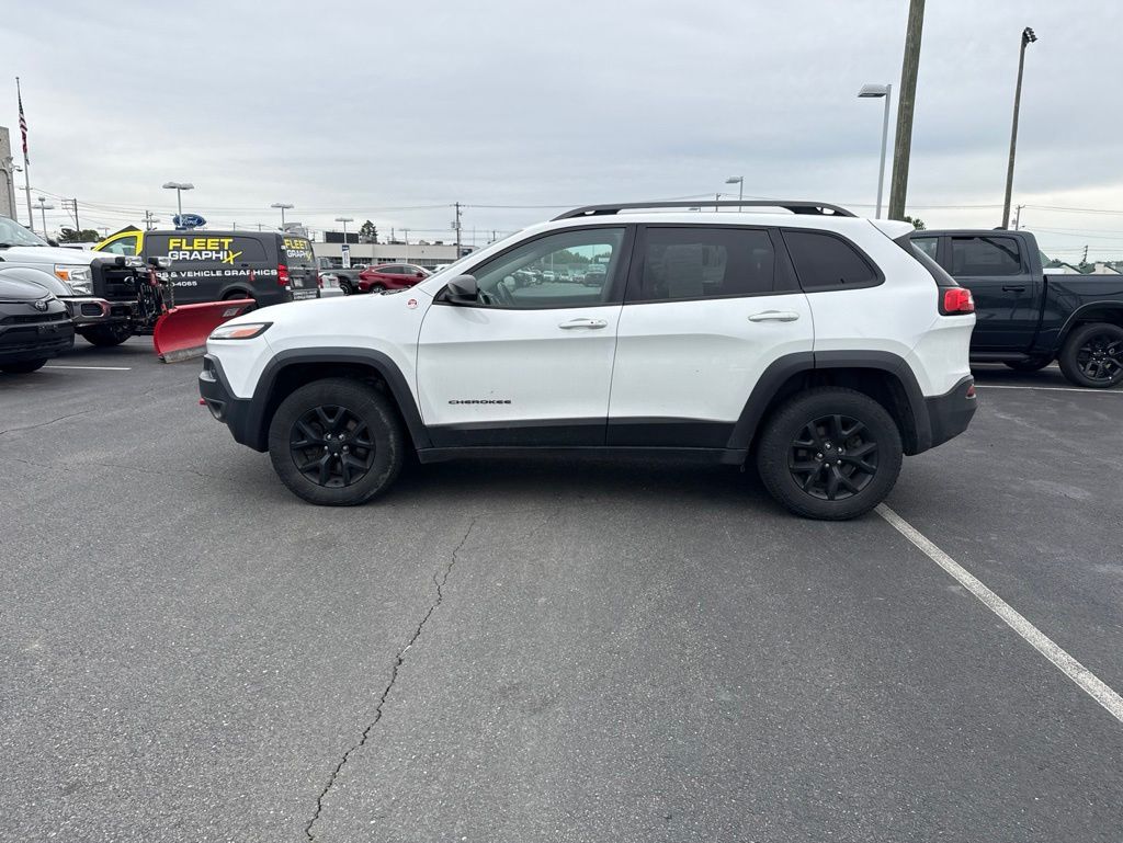 Used 2017 Jeep Cherokee Trailhawk with VIN 1C4PJMBS7HW612352 for sale in New Holland, PA