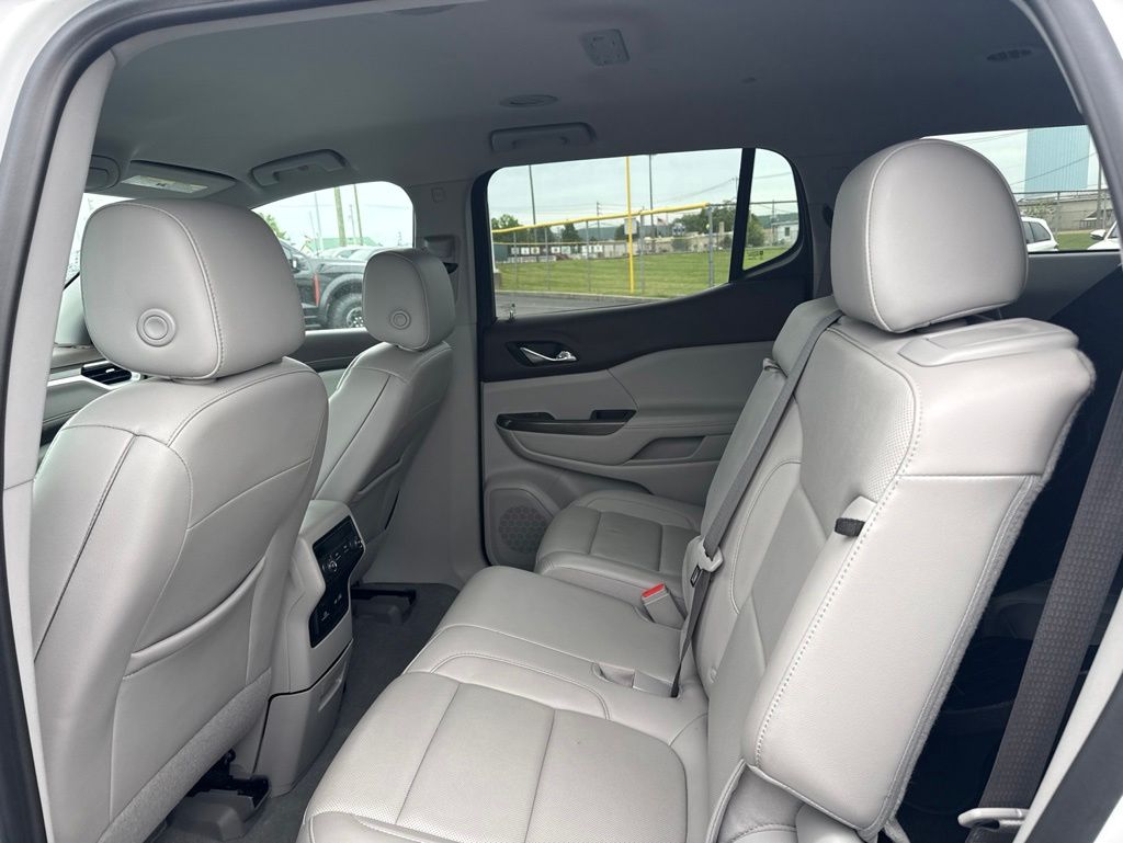 2023 GMC Acadia SLT - Photo 6