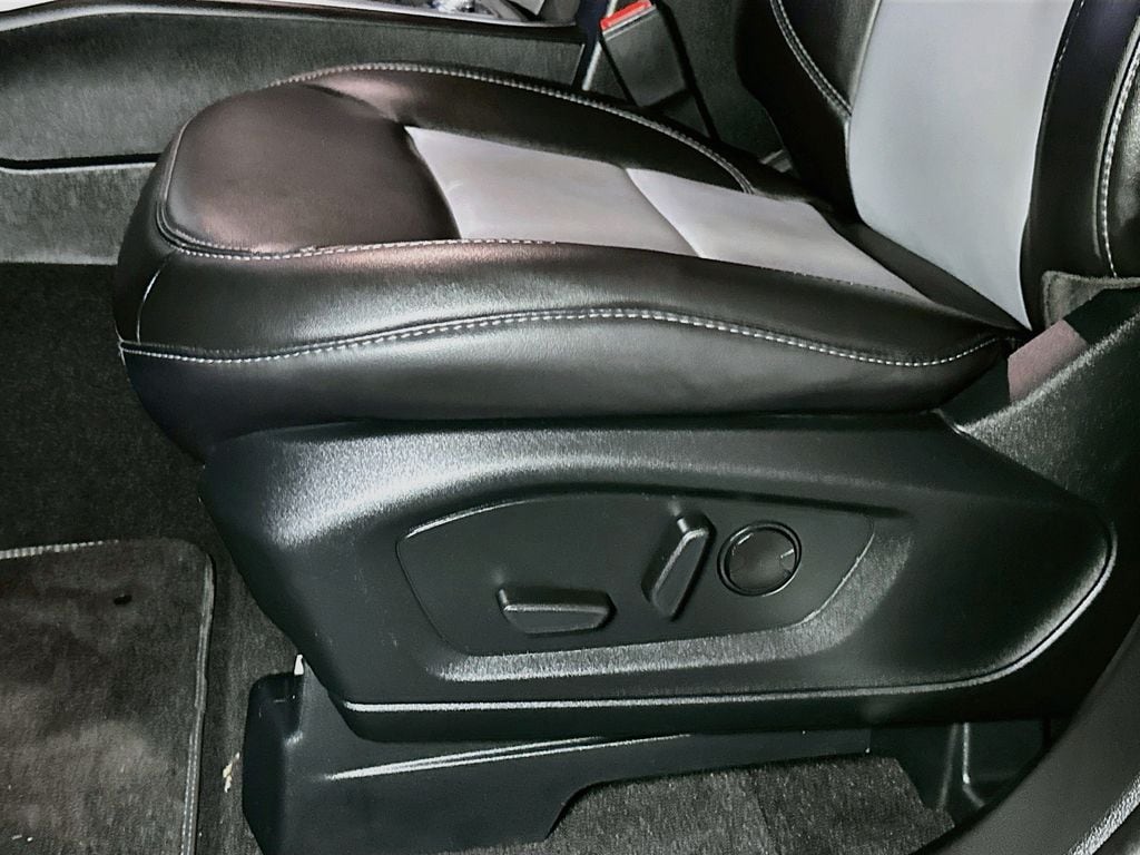 2024 Ford Explorer XLT - Photo 19