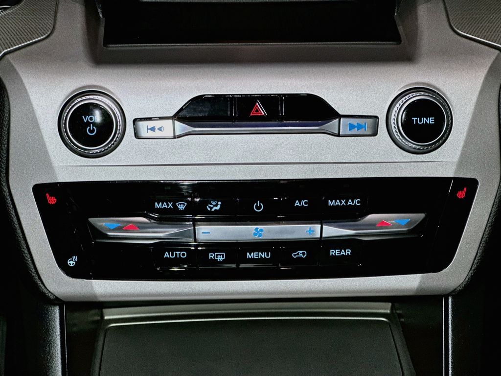 2024 Ford Explorer XLT - Photo 32
