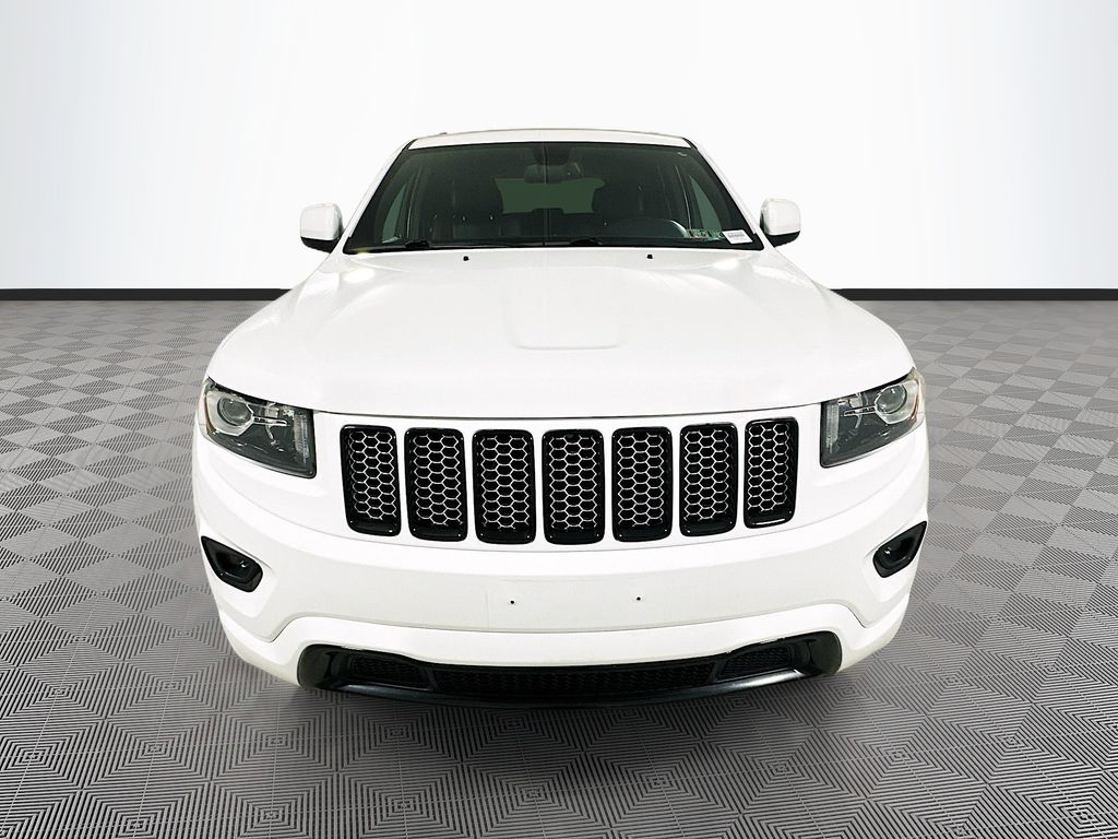 Used 2014 Jeep Grand Cherokee Laredo with VIN 1C4RJFAG9EC555330 for sale in New Holland, PA