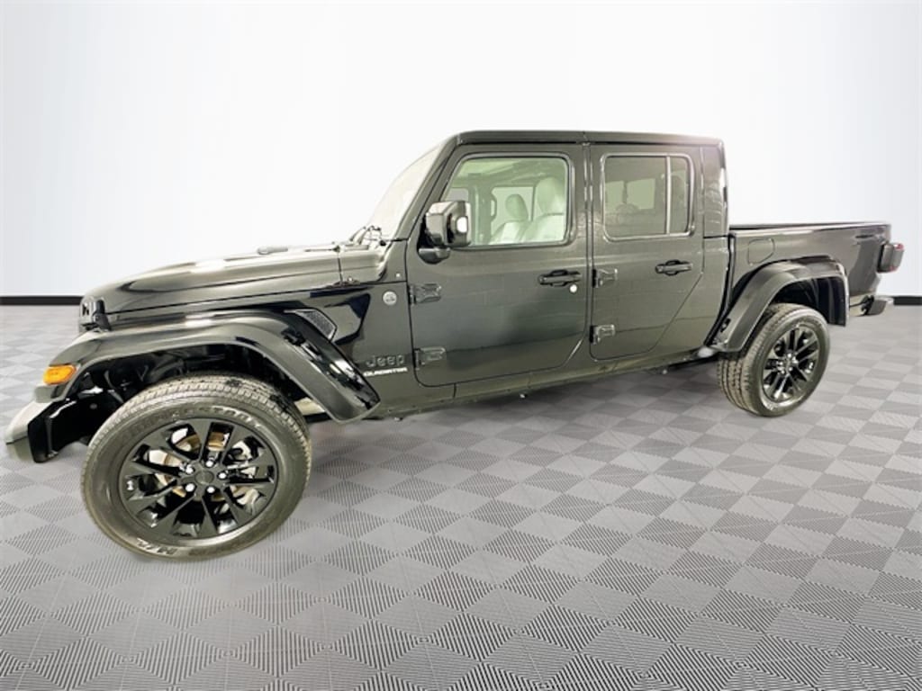 Certified 2022 Jeep Gladiator Overland Truck Crew Cab