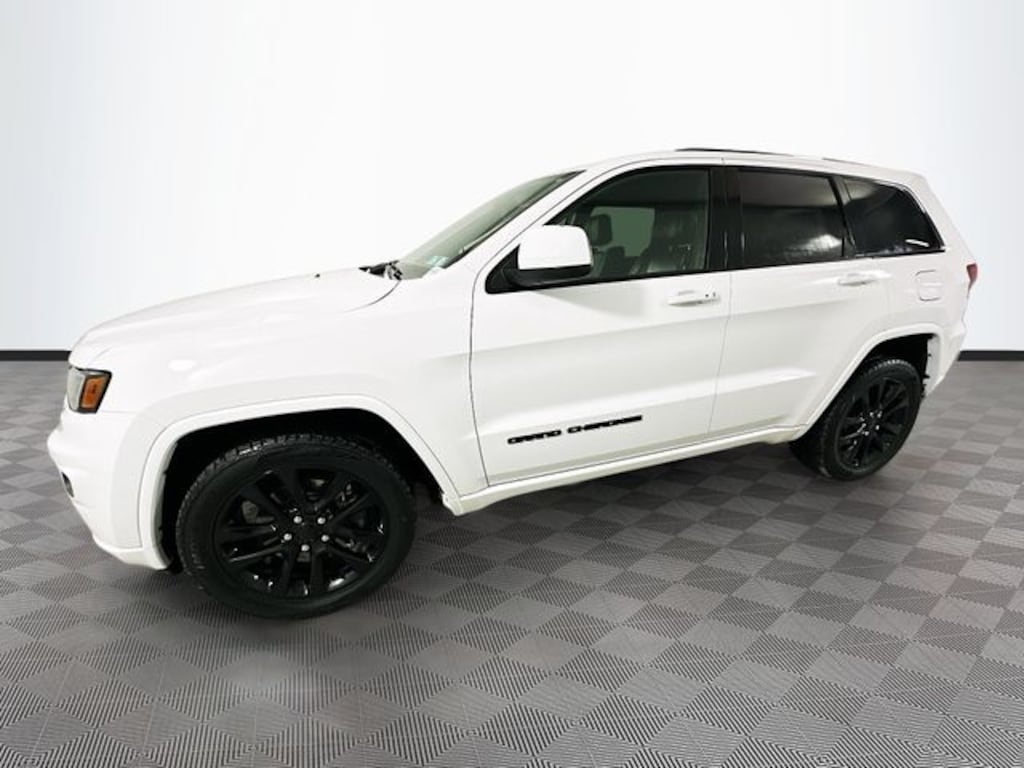 Used 2021 Jeep Grand Cherokee Laredo SUV