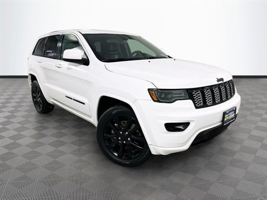 Used 2021 Jeep Grand Cherokee Laredo SUV