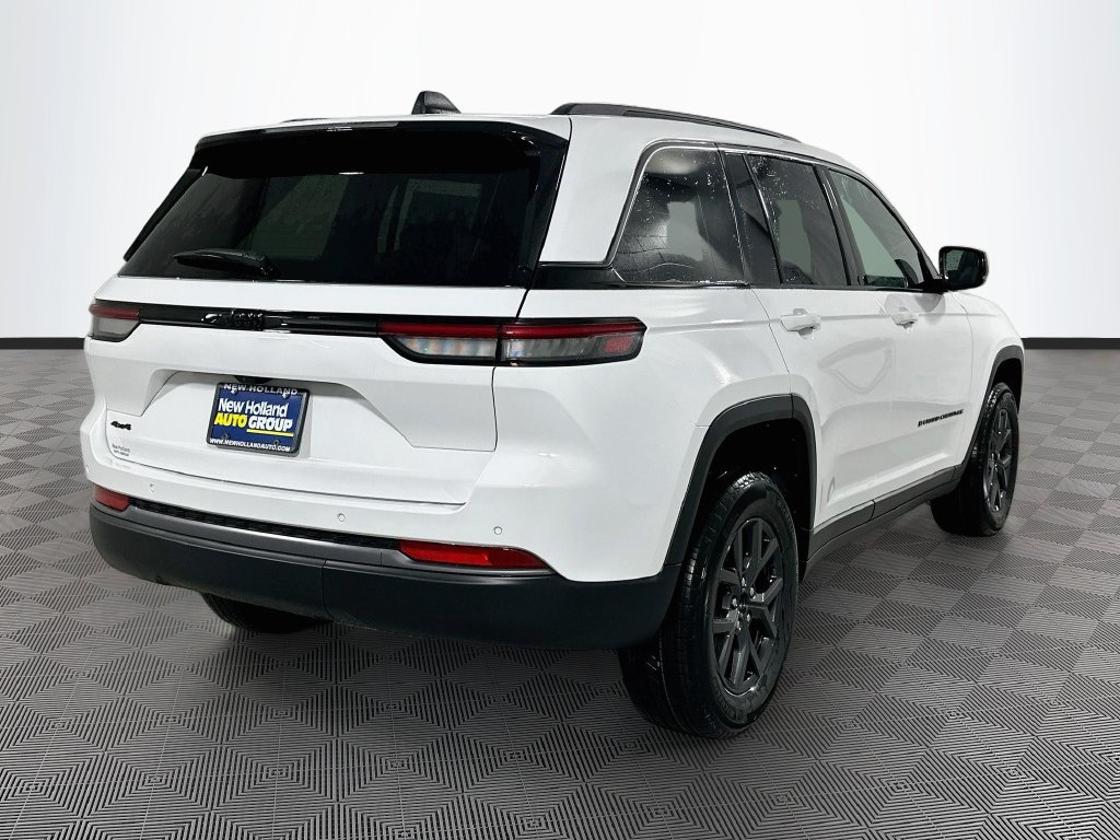 New 2027 Jeep Grand Cherokee Laredo SUV