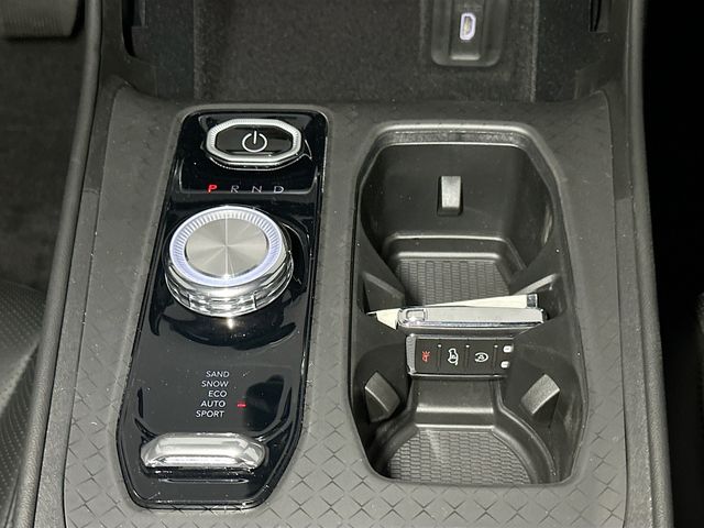 2025 Jeep Wagoneer S Launch Edition - Photo 11