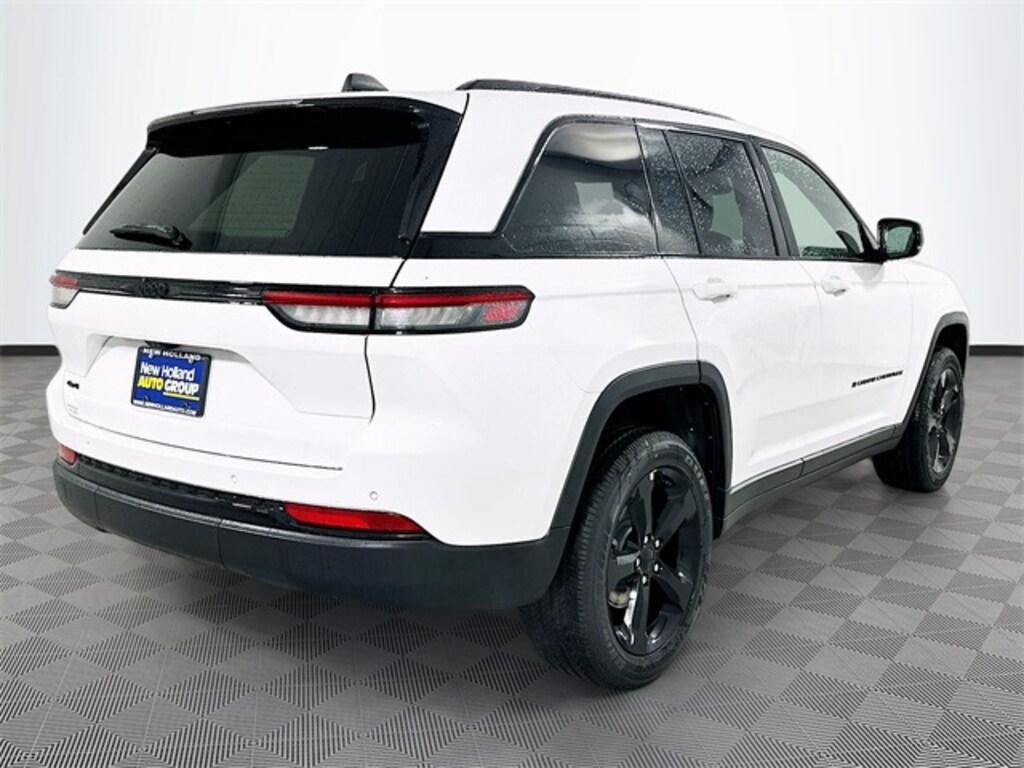 New 2025 Jeep Grand Cherokee Laredo SUV