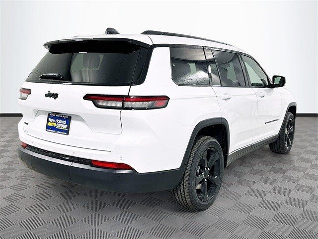 2025 Jeep Grand Cherokee Laredo photo 4