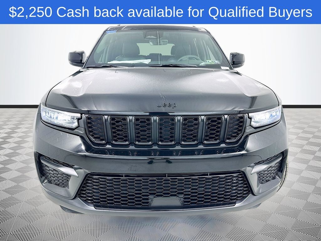New 2025 Jeep Grand Cherokee Laredo SUV