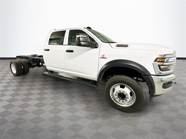 2026 Ram 5500 Tradesman photo 3