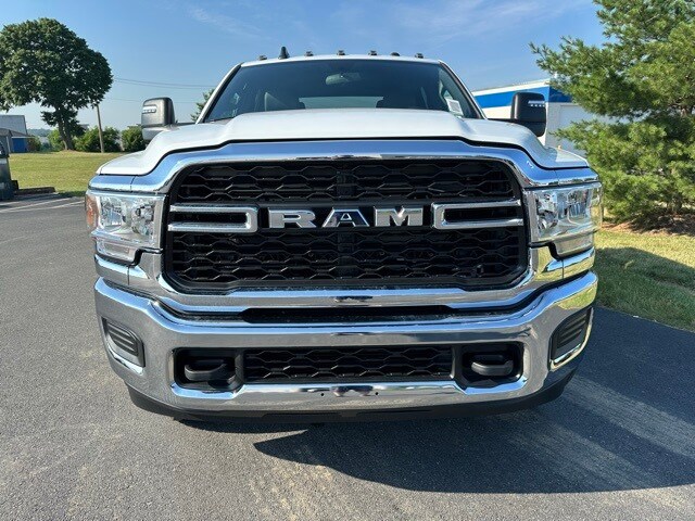 2024 Ram 2500 Tradesman photo 2