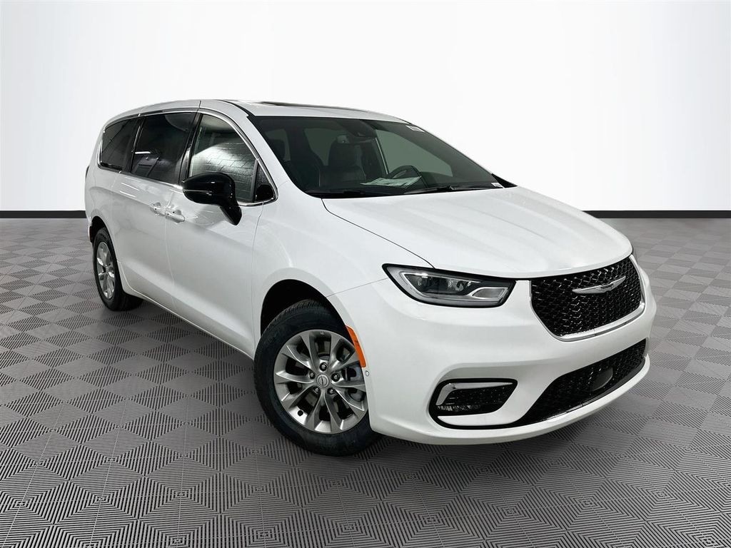 New 2026 Chrysler Pacifica Limited Van Passenger Van