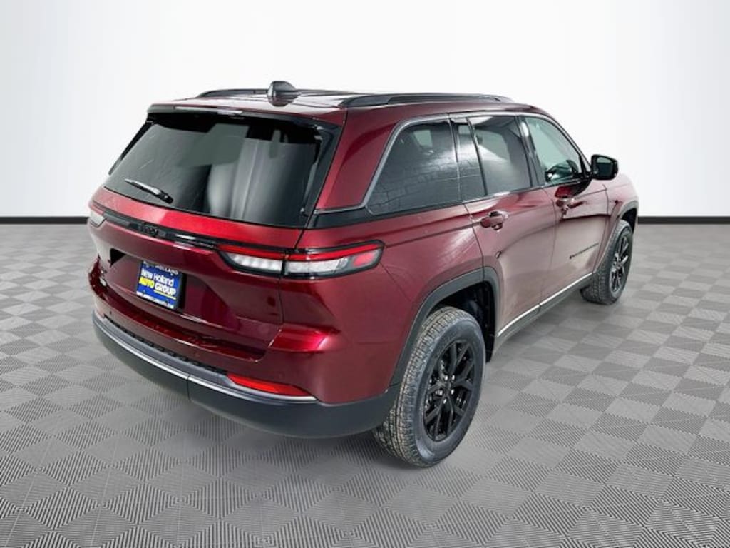 New 2026 Jeep Grand Cherokee Laredo SUV