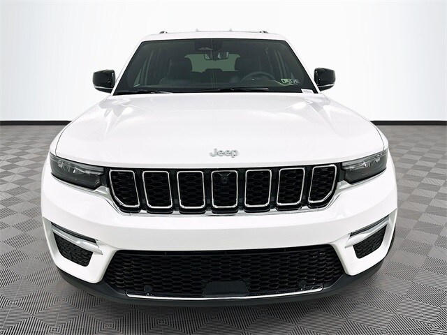 2025 Jeep Grand Cherokee Limited photo 2