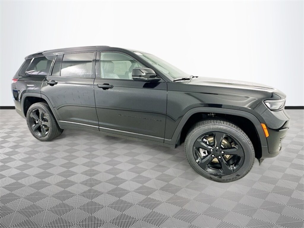 New 2025 Jeep Grand Cherokee L Laredo SUV