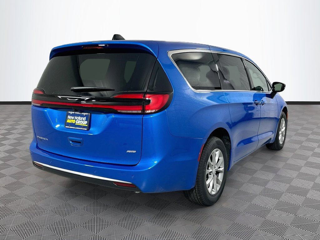 New 2027 Chrysler Pacifica Select Van Passenger Van