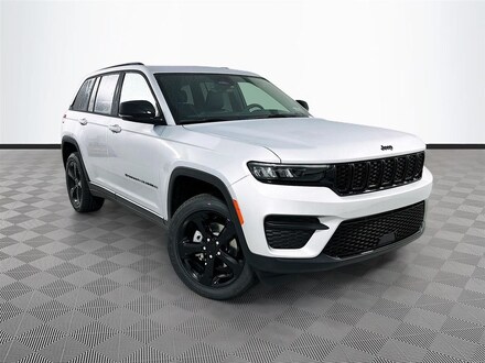 2025 Jeep Grand Cherokee Laredo SUV V-6 cyl
