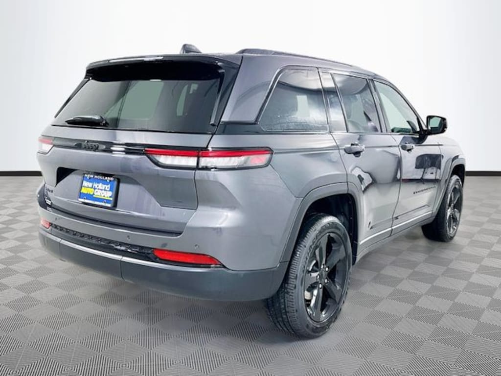 New 2025 Jeep Grand Cherokee Laredo SUV