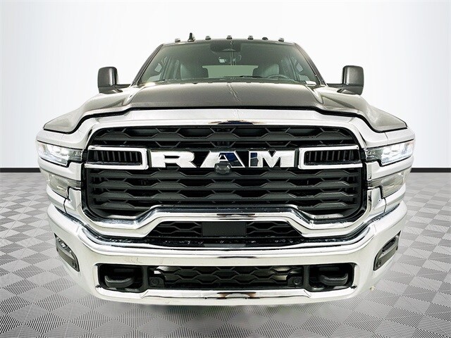 2026 Ram 2500 Tradesman photo 2