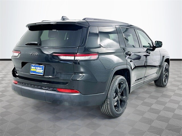 2025 Jeep Grand Cherokee Laredo photo 4
