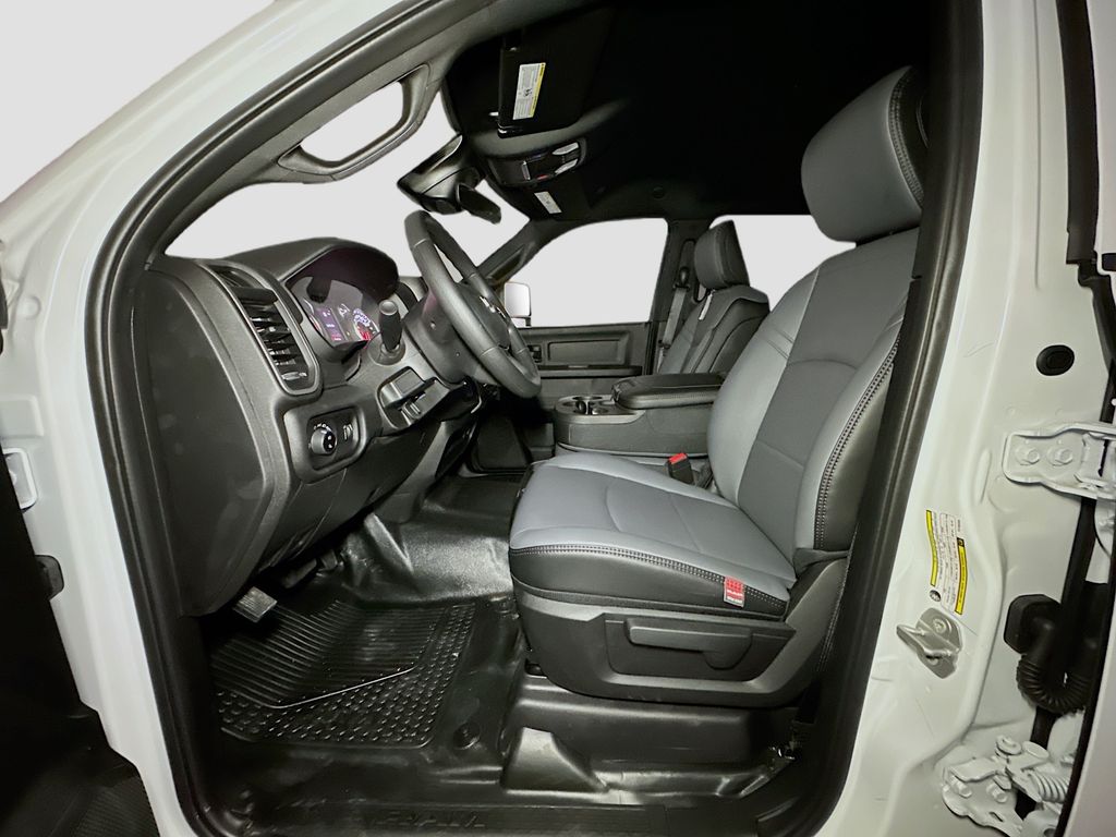 2026 RAM 3500 Tradesman - Photo 15