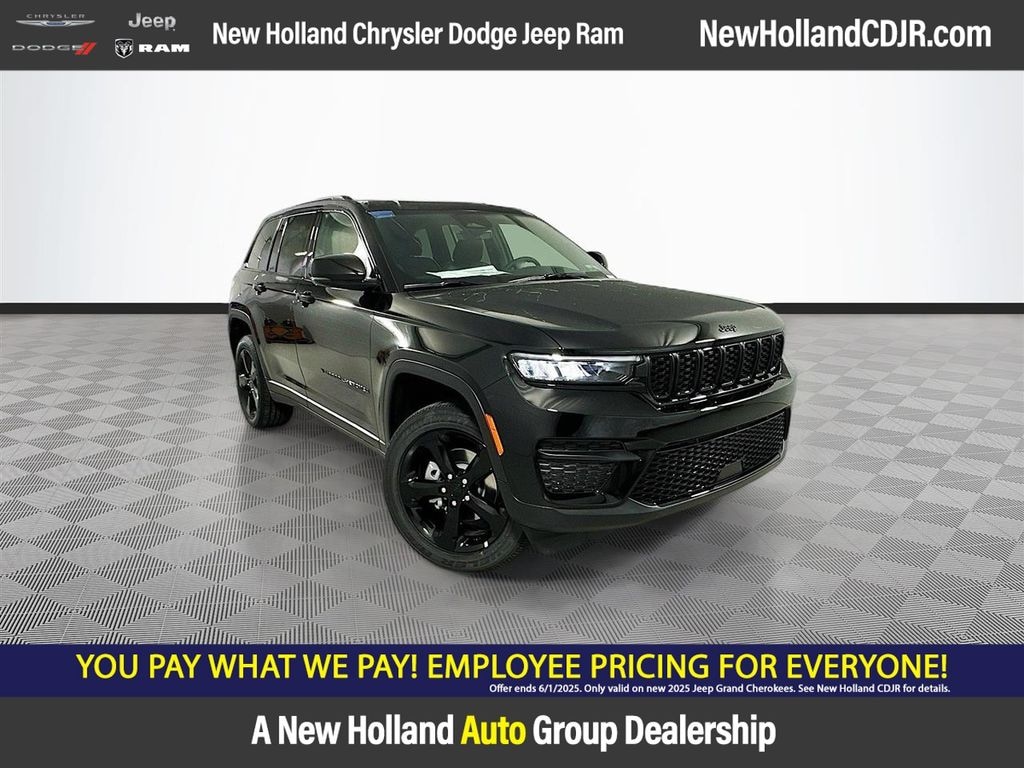 New 2025 Jeep Grand Cherokee Laredo SUV