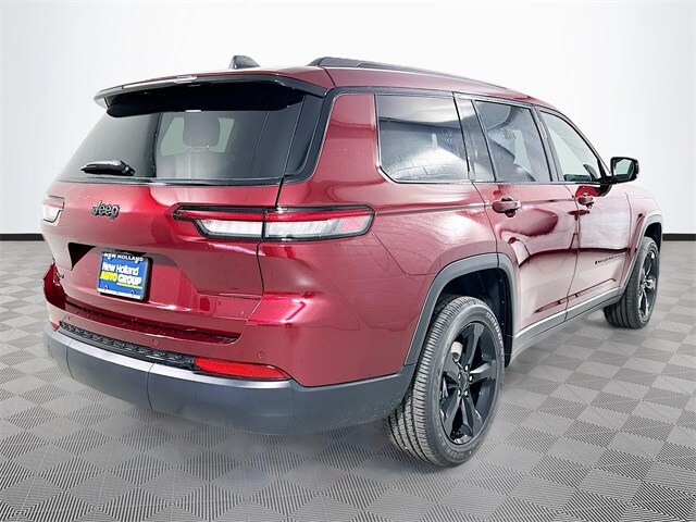 2025 Jeep Grand Cherokee Laredo photo 4
