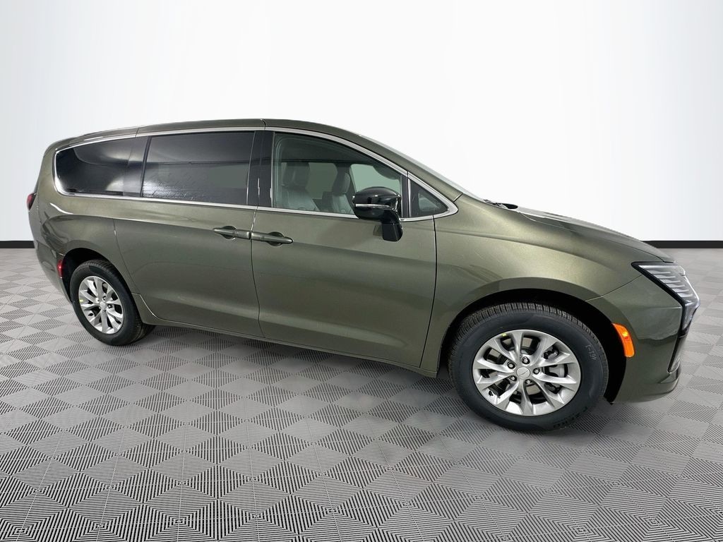 New 2027 Chrysler Pacifica Select Van Passenger Van