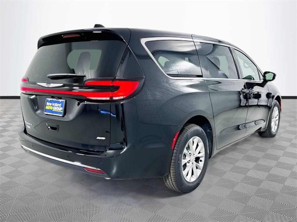 New 2026 Chrysler Pacifica Select Van Passenger Van