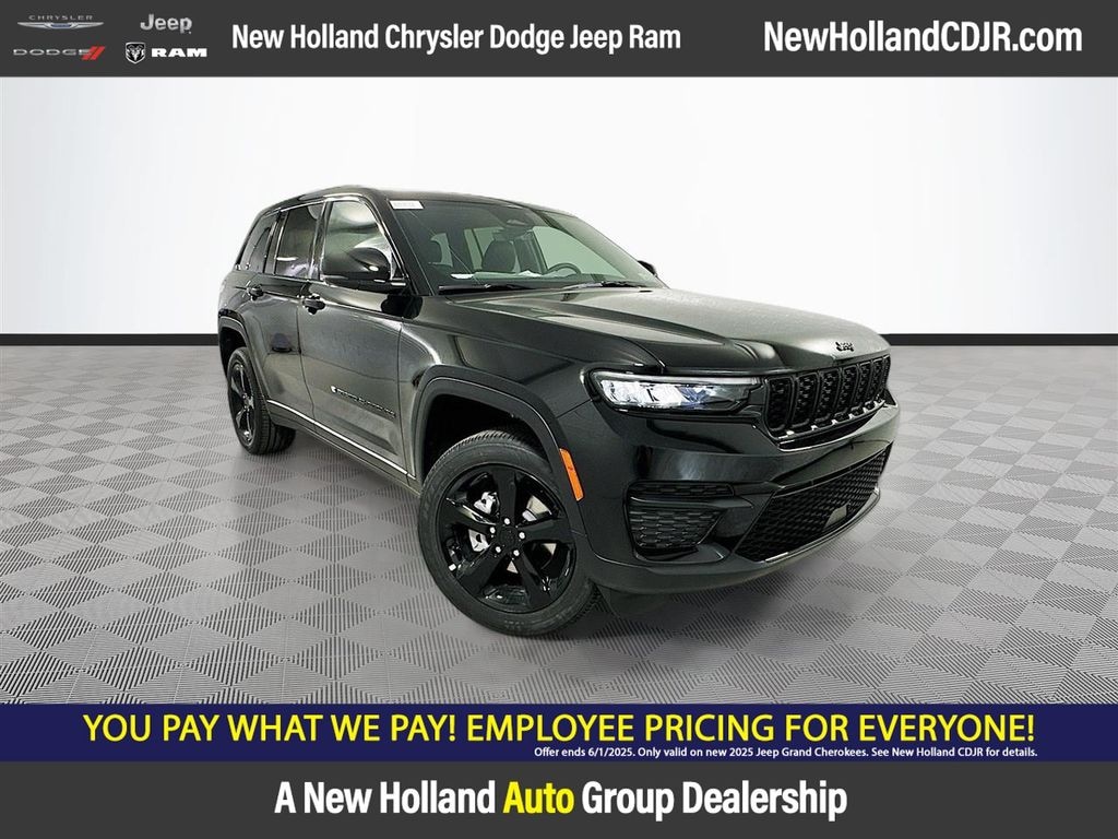 New 2025 Jeep Grand Cherokee Laredo SUV