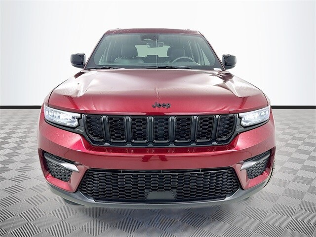 2025 Jeep Grand Cherokee Laredo Altitude X photo 2